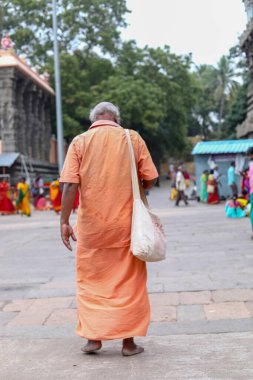 Hindistan, Arunachalesvara Tapınağı 'ndaki Hindu müritleri