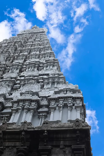 Piękny widok hinduskiej świątyni, Tamil Nadu, południowe Indie — Zdjęcie stockowe