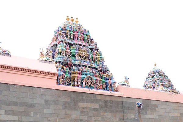 Gyönyörű kilátás nyílik a színes gopura a hindu Arunachaleswarar Temple of Tamil Nadu, India. — Stock Fotó