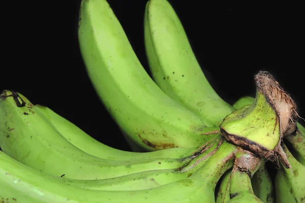 Куча Сырых Бананов Изолированных Черном Фоне — стоковое фото