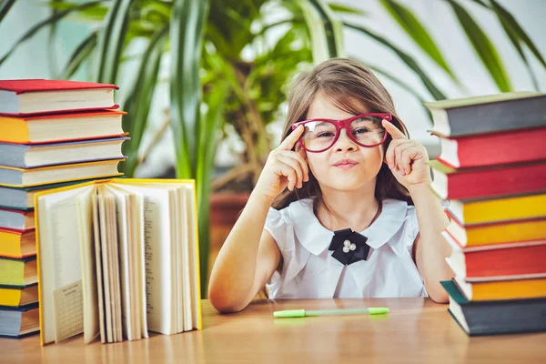 Çocuk eğitim yaşam konsepti ile okul öğrenme