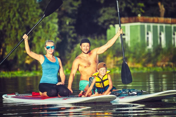 Familie Hat Spaß Beim Gemeinsamen Stand Paddling Meer Einem Schönen — Stockfoto