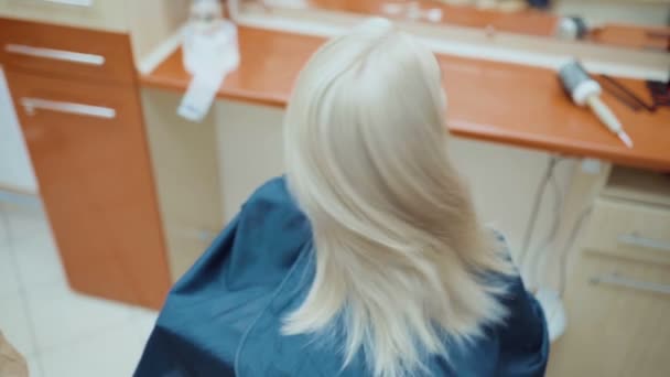Profesionální Kadeřnice Sušení Vlasů Ctudio — Stock video