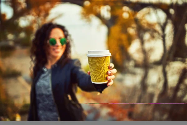 Lebensstil Menschen Und Ernährungskonzept Junge Hübsche Frau Trinkt Kaffee — Stockfoto