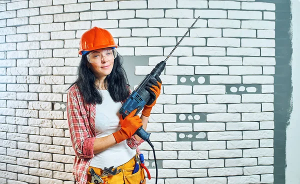 Ragazza Abiti Lavoro Riparazione — Foto Stock