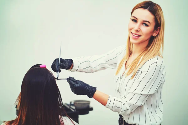 Hermosa Mujer Preparándose Para Boda —  Fotos de Stock