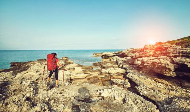 Sırt çantaları, açık havada ile insanların yaya turizm, seyahat.  