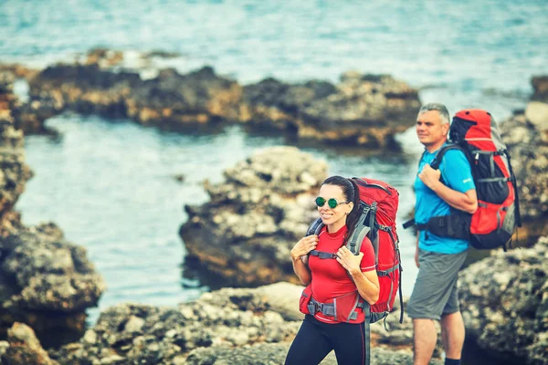 Pěší Turistika Lidé Cestují Batohy Venkovním Prostoru — Stock fotografie