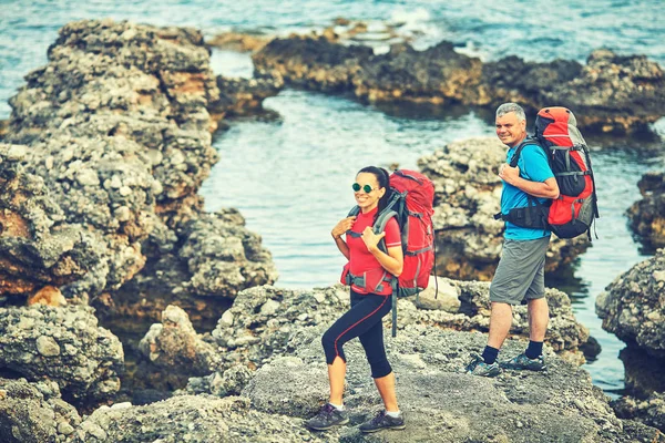 Pěší Turistika Lidé Cestují Batohy Venkovním Prostoru — Stock fotografie