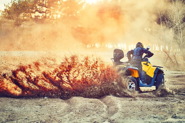 Κούρσα Quad Ποδηλάτων Όλη Χώρα Ακραία Αθλήματα — Φωτογραφία Αρχείου