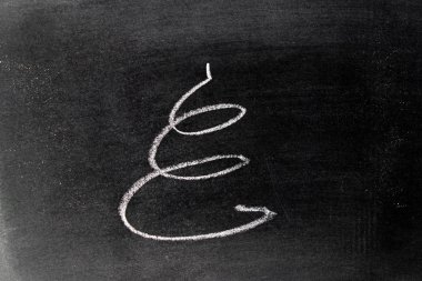 Beyaz tebeşir el sarmal veya Noel ağacı çizgi şeklinde tahta arka plan çizimi