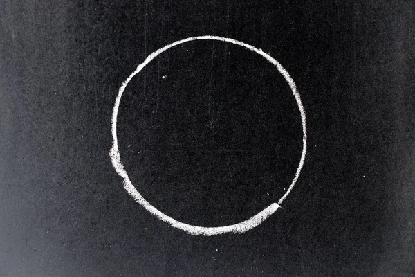 Weiße Kreidezeichnung Kreisform Auf Schwarzem Hintergrund — Stockfoto