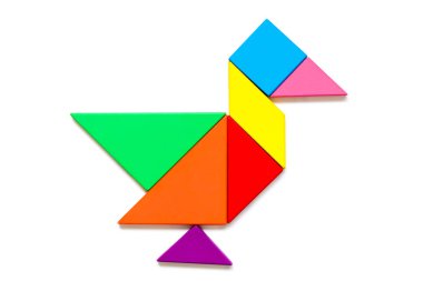 Renk ahşap tangram bulmacanın beyaz arka plan üzerinde ördek şeklinde