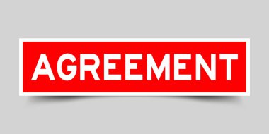 Etiket etiket kırmızı rengi gri arka plan üzerinde kelime sözleşmedeki