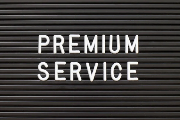 Barevná tabule s bílou abecedou s černou barvou na pozadí služby Word Premium — Stock fotografie