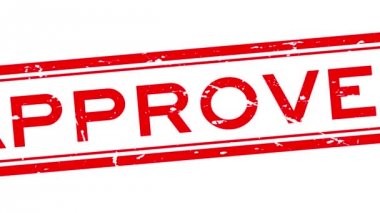 Grunge kırmızı onaylı kelime kare kauçuk mühür damga beyaz arka planda uzaklaştırmak