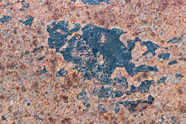 Grunge óxido marrón rojo sobre fondo texturizado de chapa metálica negra — Foto de Stock