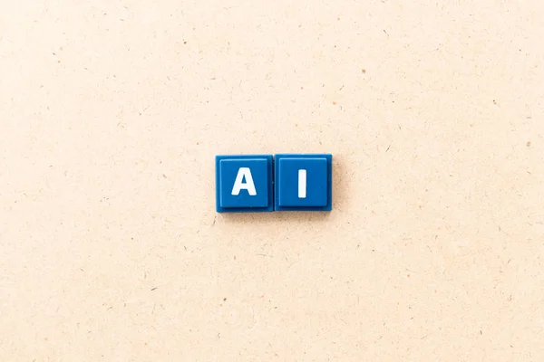 Letra de azulejo en la palabra AI (Abreviatura de la página de inteligencia artificial) sobre fondo de madera —  Fotos de Stock