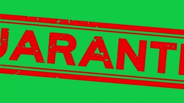 Grunge kırmızı kelime kare kauçuk mühür yeşil arka planda yakınlaştır