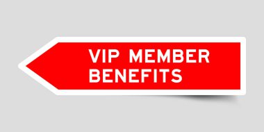 Gri arkaplanda VIP üye faydaları sözcüğüyle kırmızı ok şekli etiketi