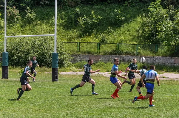 Lviv Ucrania Mayo 2018 Los Atletas Juegan Rugby Con Una — Foto de Stock