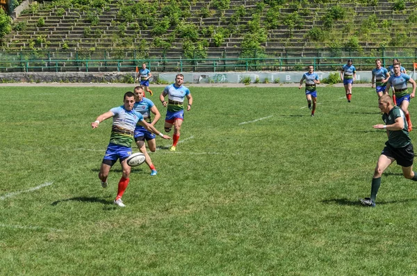 Lviv Ucrania Mayo 2018 Los Atletas Juegan Rugby Con Una — Foto de Stock