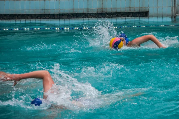 Λβιβ Ουκρανία Ιουνίου 2018 Αθλητές Παίζουν Στην Πισίνα Στην Υδατοσφαίριση — Φωτογραφία Αρχείου