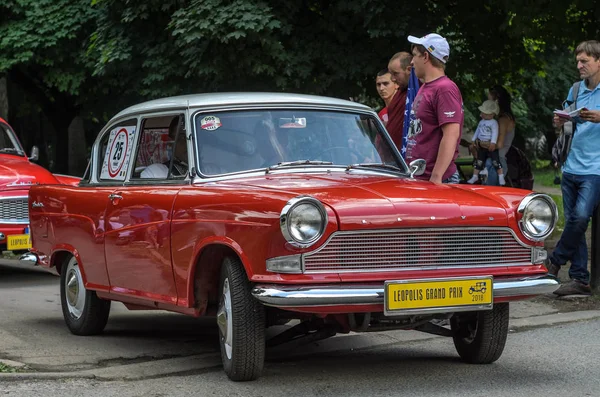 Львов Украина Июнь 2018 Года Старинный Ретро Автомобиль Lloyd Едет — стоковое фото