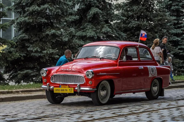 Lviv Ukraine Juin 2018 Une Vieille Skoda Rétro Vintage Sillonne — Photo