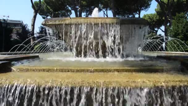 Tivoli Italien August 2018 Wasserstrahlen Strömen Aus Dem Brunnen Der — Stockvideo