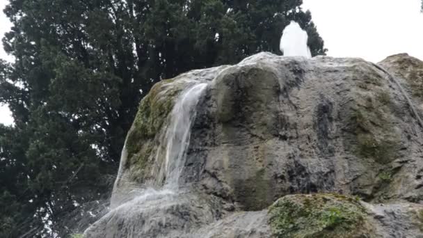 Tivoli Italien August 2018 Wasserstrahlen Strömen Aus Dem Brunnen Der — Stockvideo