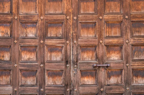 Текстура Старых Деревянных Дверей Квадратным Узором — стоковое фото