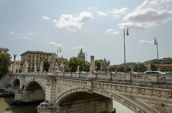 Roma Itália Agosto 2018 Ponte Com Esculturas Outro Lado Rio — Fotografia de Stock