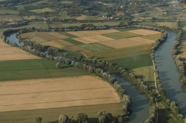 Tiber Nehri arasında kuşbakışı alanlardan görünümünü