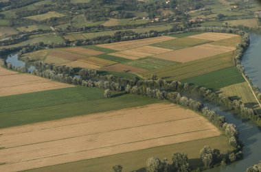 Tiber Nehri arasında kuşbakışı alanlardan görünümünü
