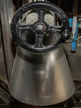 Eski yuvarlak plastik su musluk