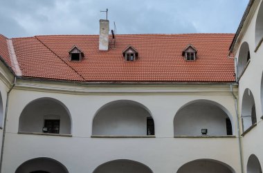 Mukachevo, Ukrayna - Mayıs, 2019: Palanok kalesinin duvarının elemanları