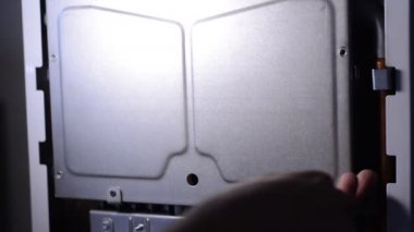 Ana onarım için gaz kazanı sökülür