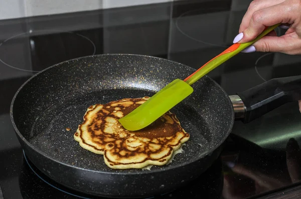 Cook Fries Pancakes Pan Induction Cooker — Stock Photo, Image