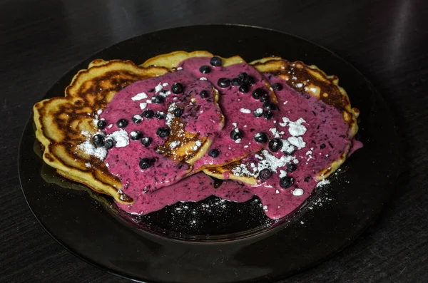 Chef Pours Blueberry Smoothie Pancakes — Stock Photo, Image