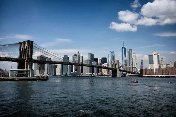 Brooklyn Bridge Widokiem Panoramicznym Wiosna Panoramę Nowego Jorku Lower Manhattan — Zdjęcie stockowe