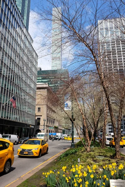 New York'ta sarı taksi taksi — Stok fotoğraf