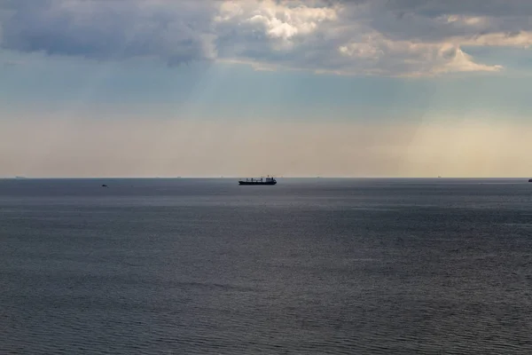 Sommaren Mulen Himmel Över Havet — Stockfoto