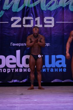 7 Nisan 2019 'da Kiev Politeknik Enstitüsü' ndeki Kiev City vücut geliştirme kupasındaki erkekler performansı