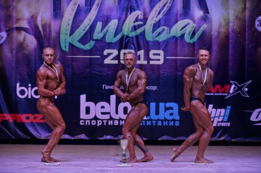7 Nisan 2019 'da Kiev Politeknik Enstitüsü' ndeki Kiev City vücut geliştirme kupasındaki erkekler performansı