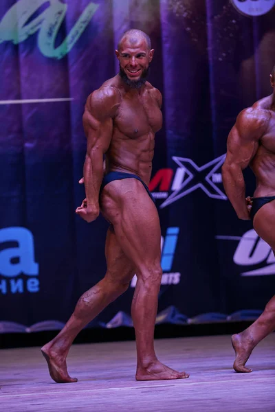 Ανδρική Παράσταση Στο Κύπελλο Bodybuilding Του Κιέβου Στις Εγκαταστάσεις Του — Φωτογραφία Αρχείου