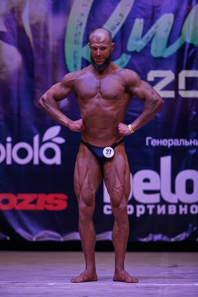 Performance Degli Uomini Alla Coppa Del Bodybuilding Della Città Kiev — Foto Stock