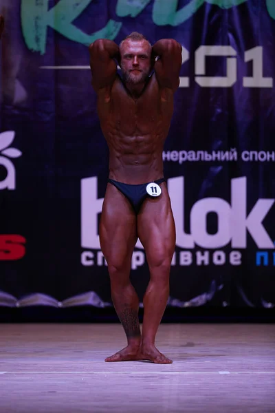 Performance Degli Uomini Alla Coppa Del Bodybuilding Della Città Kiev — Foto Stock