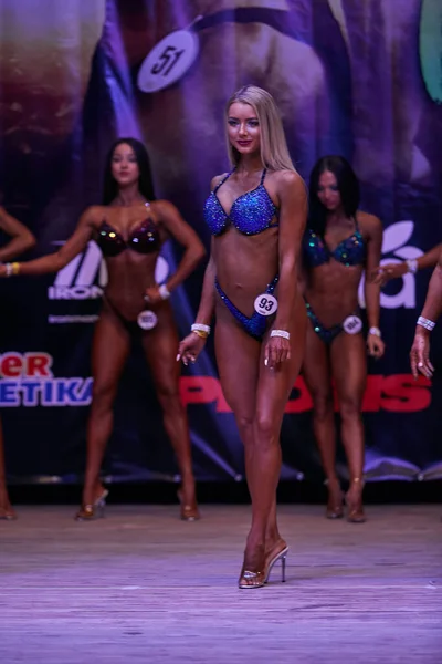 7 Nisan 2019 'da Kiev Politeknik Enstitüsü' ndeki Kiev City vücut geliştirme kupasındaki kadın performansı