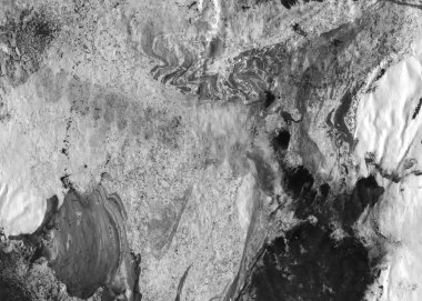 Soyut mürekkep arkaplanı. Mermer tarzı. Beyaz kağıda siyah boya dokusu. Ağ ve oyun tasarımı için duvar kağıdı. Grunge çamur sanatı. Kalem suyunun makro resmi. Koyu Smear